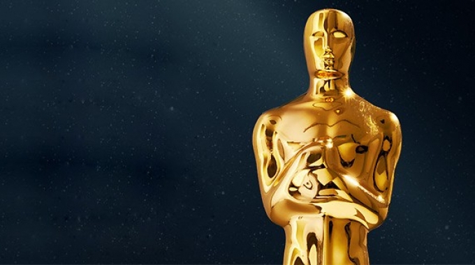 Swarm Intelligence vs the Experts on Oscar Predictions