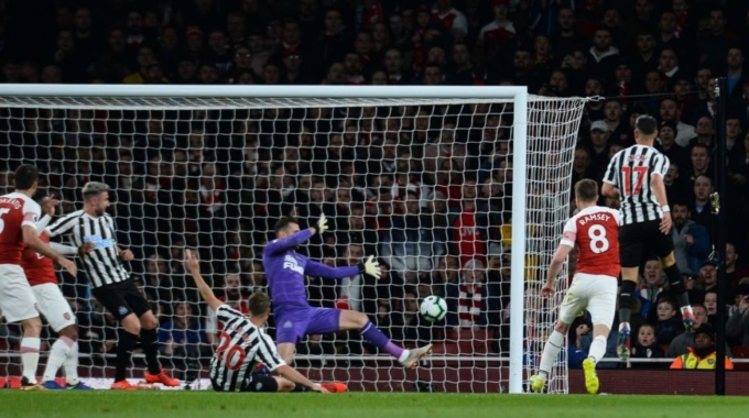Swarming the EPL: AI Picks for April 5th, 2019
