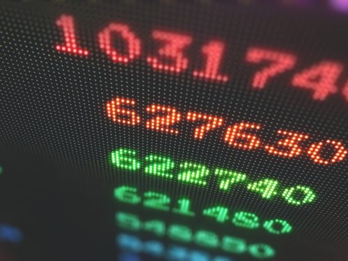Swarm AI amplifies Accuracy in Predicting Financial Markets